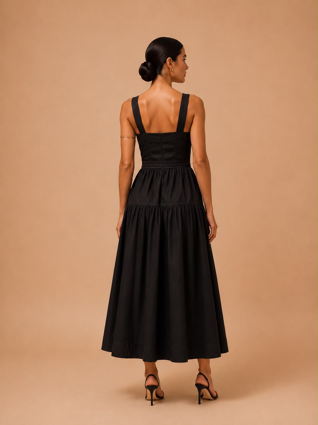 black sleeveless dress